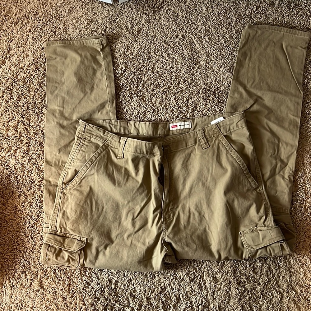 Men’s wrangler cargo pants size 40x32